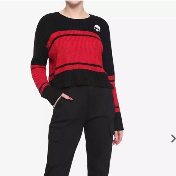 Hot Topic Black & Red Stripe Skull Crop Sweater Size 1X - Picture 1 of 9